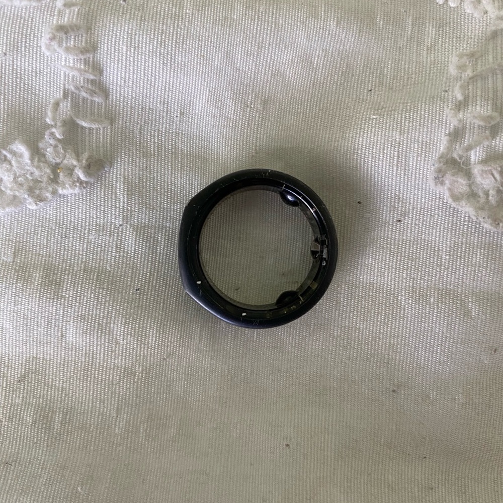 Oura Ring Gen 3 Size 8 (JUST THE RING — replacement charger found on Amazon)